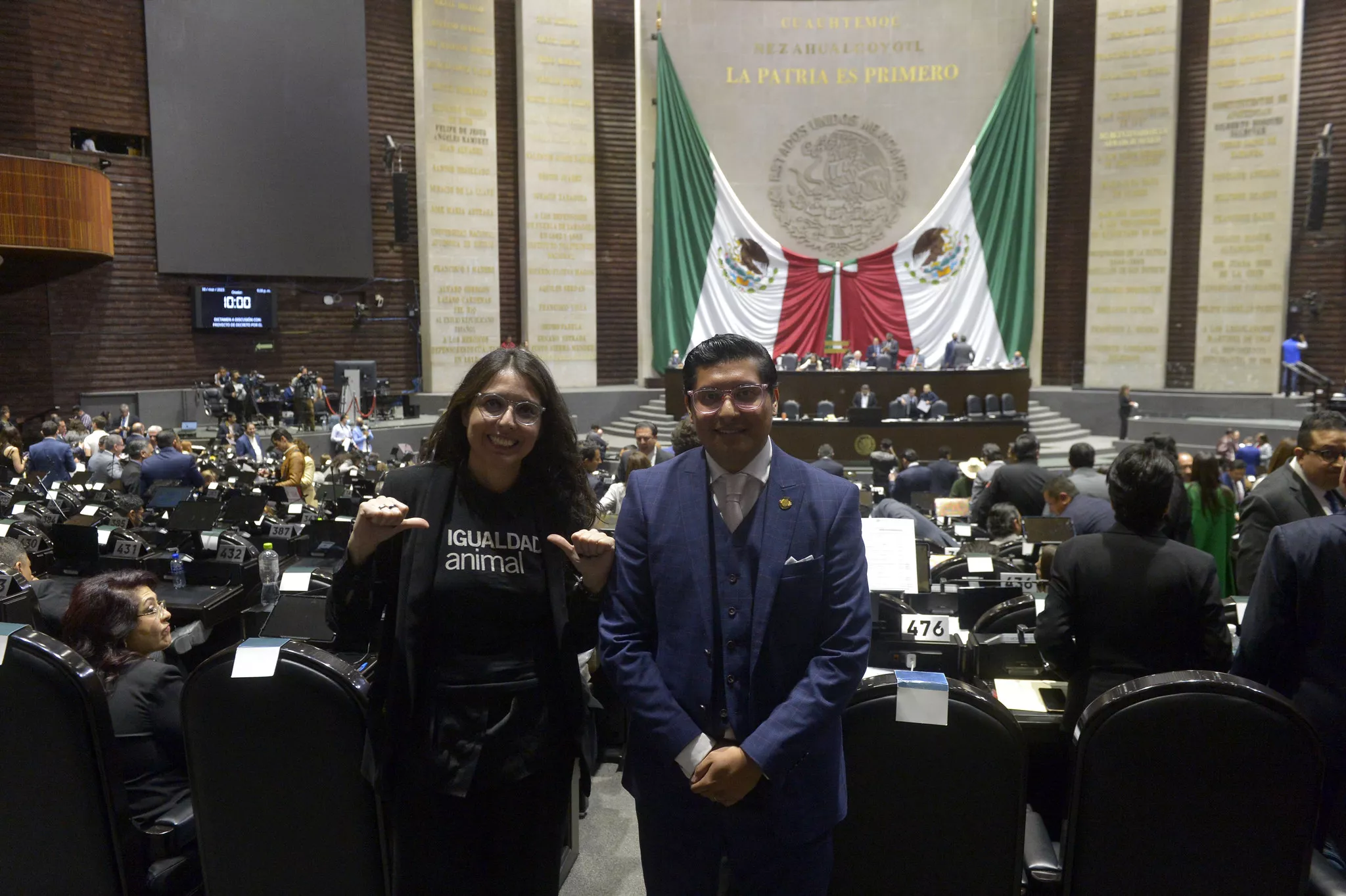 Il team di Animal Equality in Messico durante l’approvazione del Congresso