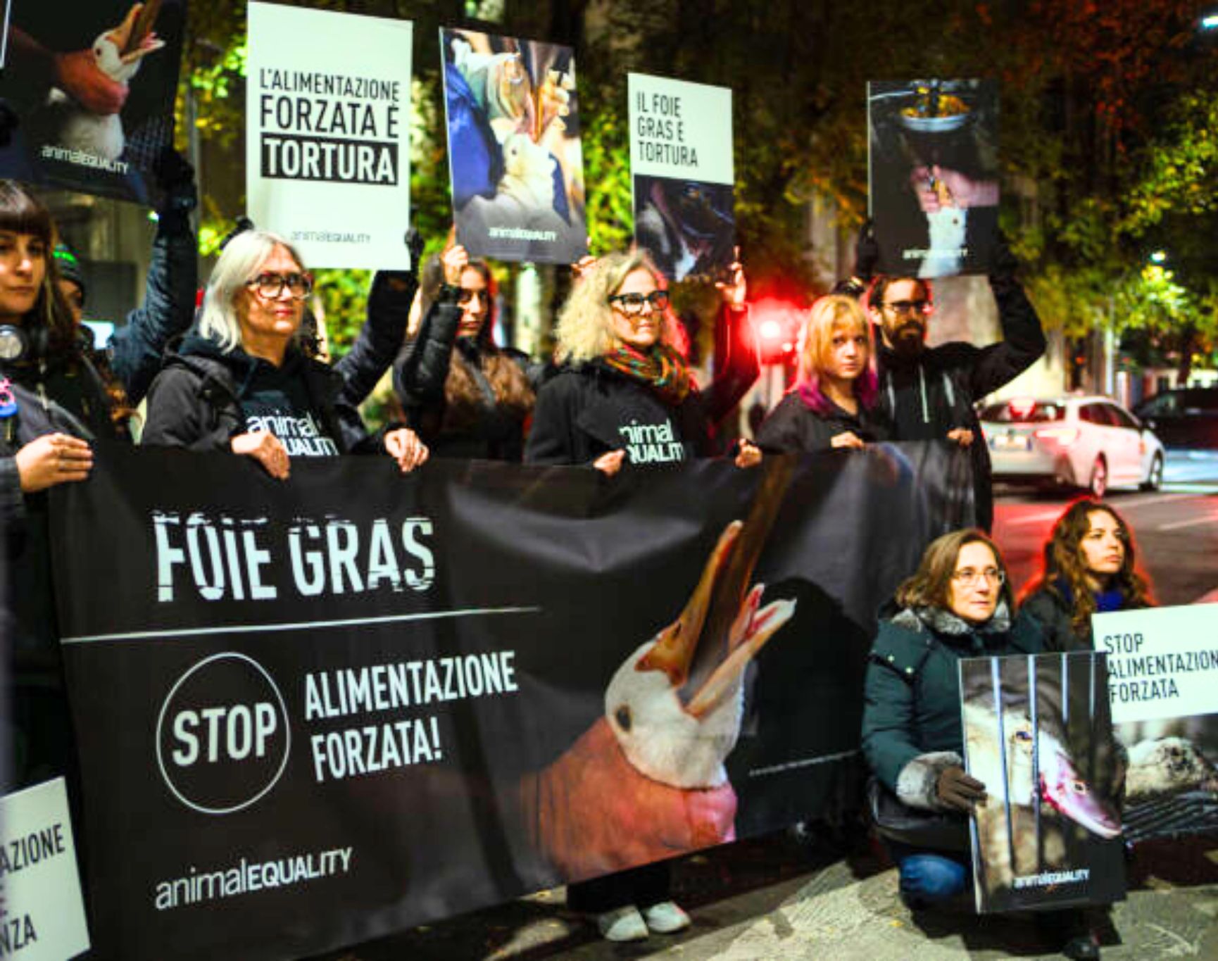 Protesta foie gras milano