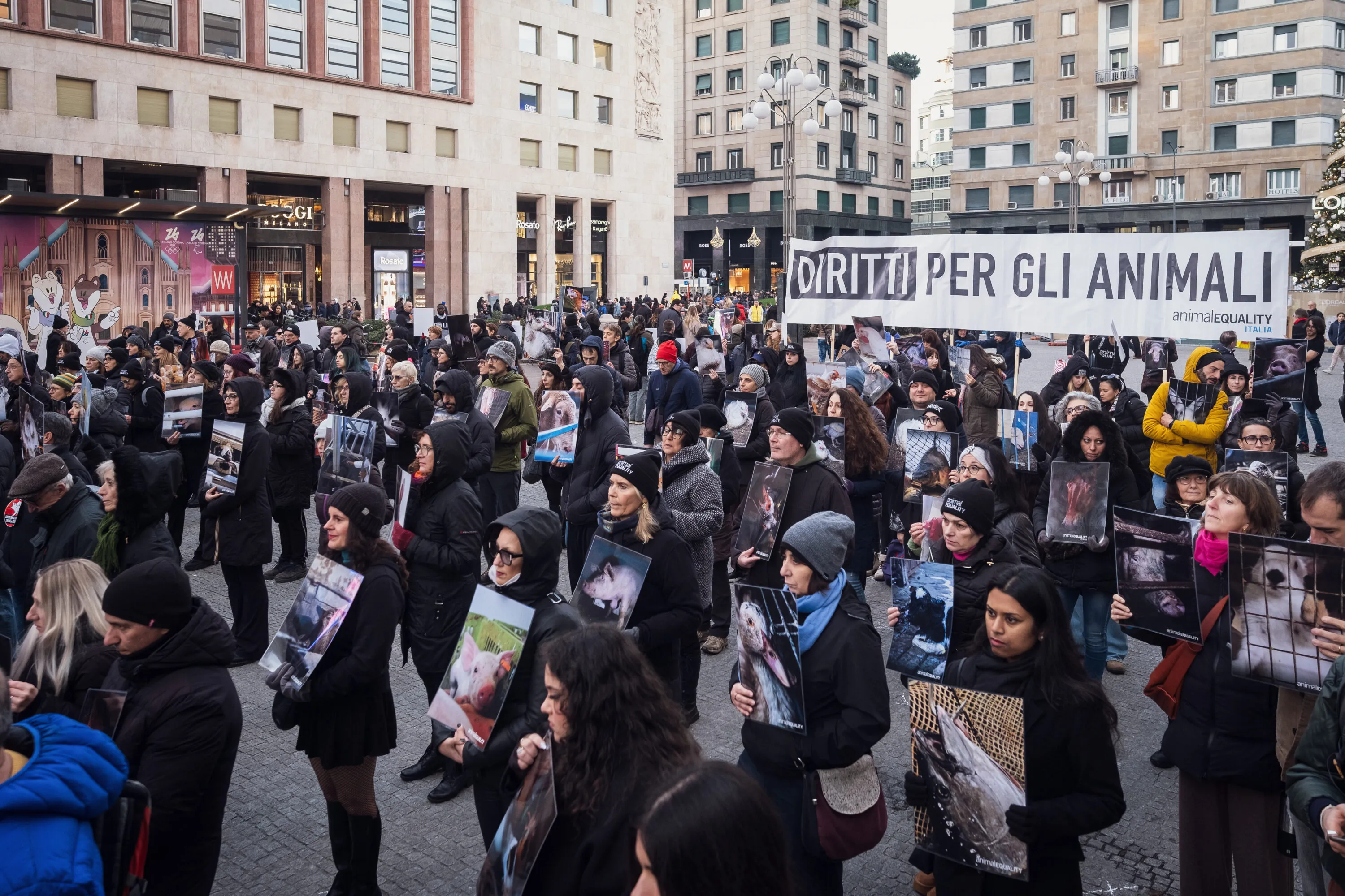 In centinaia a Milano per la Giornata Internazionale dei Diritti degli Animali 5